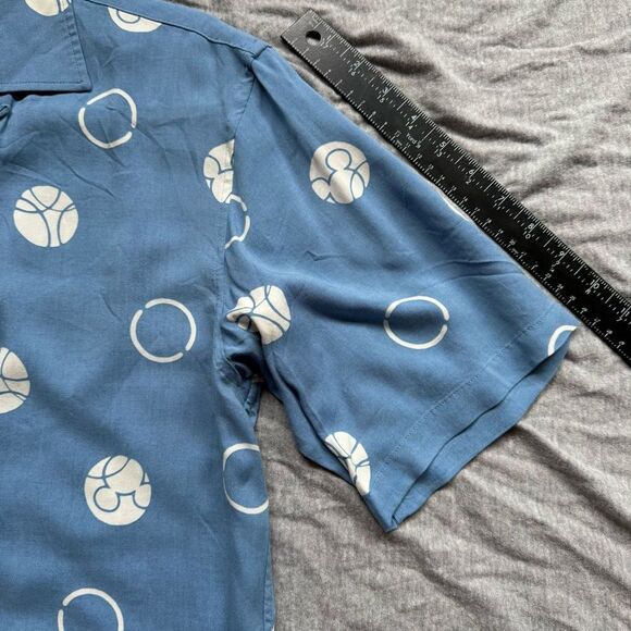 Sz XS Uniqlo Blue & White Geometric Mickey Mouse Disney Button Collar Mens Shirt - Picture 5 of 8